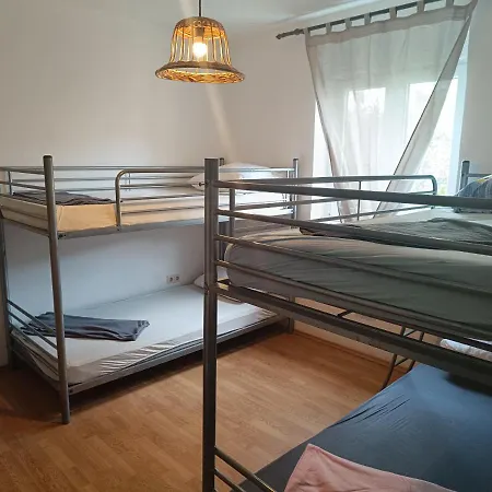 Klaus Hostel Τρογκίρ